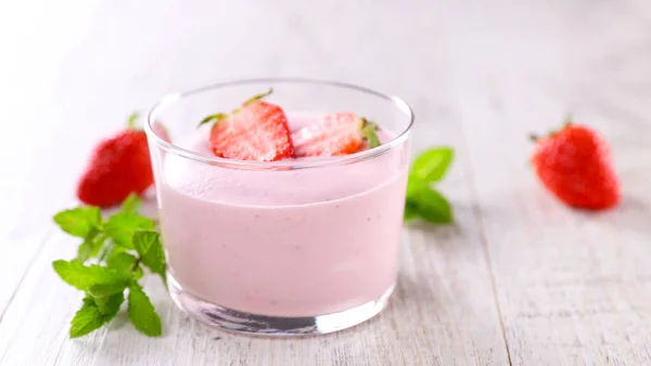 Panna Cotta Iogurte Com Morango — Fotografia de Stock