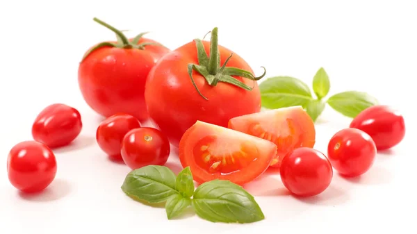 Frische Tomate Mit Basilikum Auf Weißem Hintergrund — Stockfoto