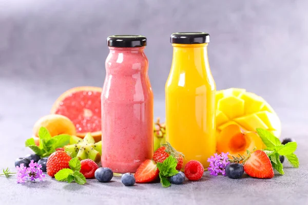 Batido Frutas Com Frutas Frescas — Fotografia de Stock