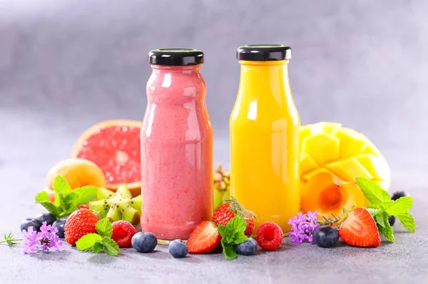 Vruchtensmoothie Met Vers Fruit — Stockfoto
