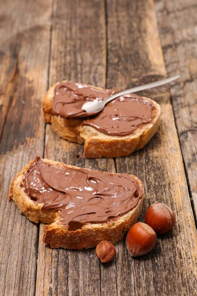 Spreading Chocolate Slice Bread — Stock Photo, Image