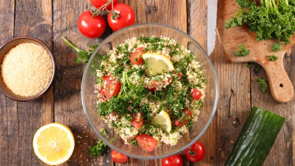 Salade Met Tomaat Peterselie Couscous — Stockfoto