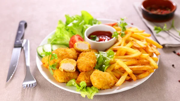 Gebratenes Chicken Nugget Mit Ketchup — Stockfoto