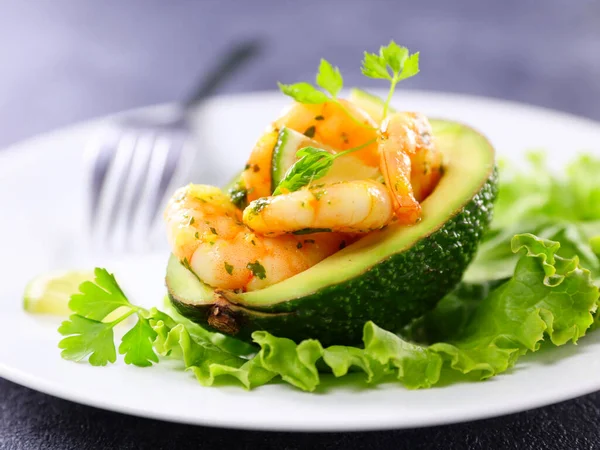 Aguacate Con Camarones Limón — Foto de Stock