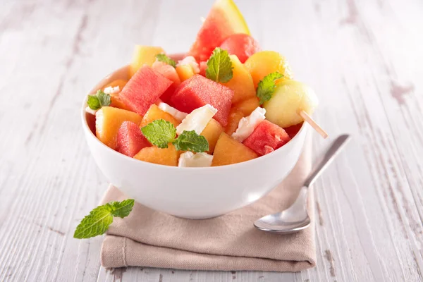 Ensalada Sandía Melón Con Hoja Menta —  Fotos de Stock