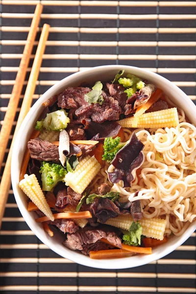 Chinese Noedels Soep Met Rundvlees Groenten — Stockfoto