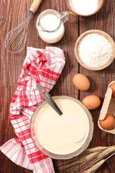 Pasta Cruda Cottura Della Crespella — Foto Stock