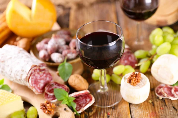 Red Wine Glasses Cheese Salami — Stock Photo, Image