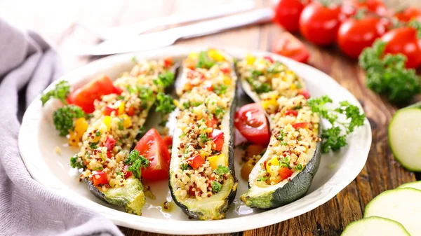 Calabacín Horno Rebanado Con Verduras —  Fotos de Stock