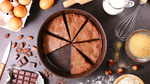 Шоколадный Торт Свежим Ингредиентом — стоковое фото