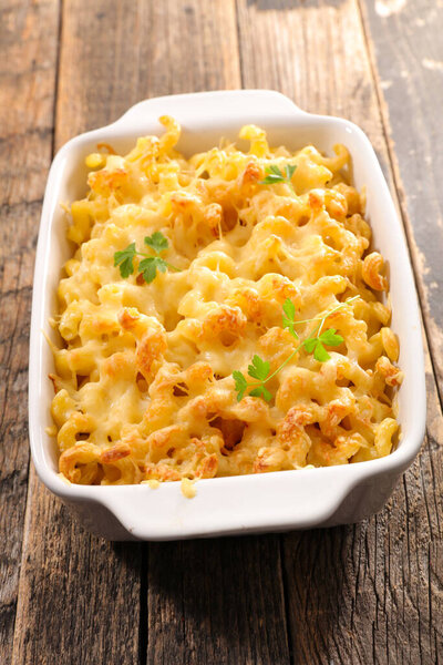 Макароны со сливками и сыром