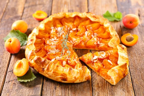 Apricot Tart Leaf Wood Background — Stock Photo, Image