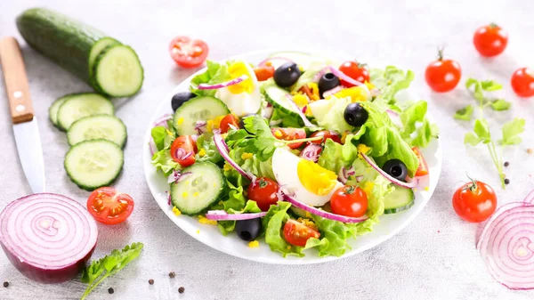 Salada Legumes Com Ovo Pepino Tomate — Fotografia de Stock