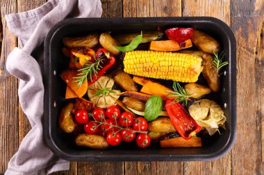 Baharatlı ve şifalı sebzeler.