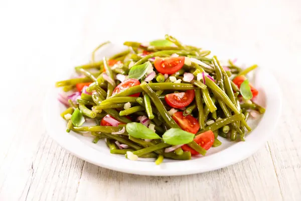 Domates Soğanlı Yeşil Fasulye Salatası — Stok fotoğraf