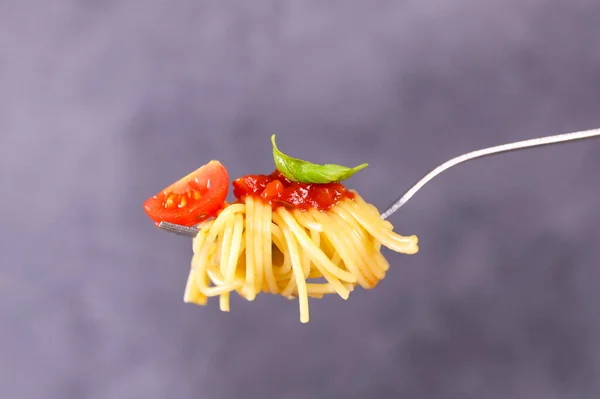 Fork Spaghetti Tomato Sauce Basil — Stock Photo, Image