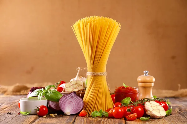 Сирі Спагеті Свіжими Інгредієнтами — стокове фото