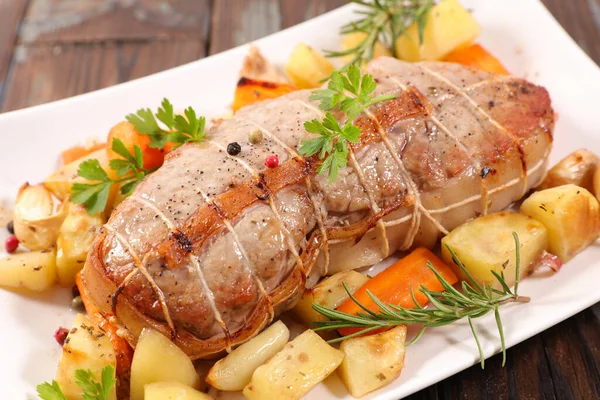 Filet Viande Rôtie Avec Pommes Terre Grillées — Photo