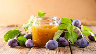 Erik reçeli ve mor erik