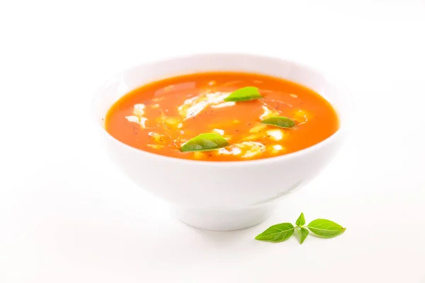 番茄汤配奶油和罗勒 — 图库照片