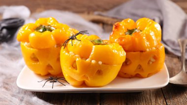 Doldurulmuş dolmalık dolmalık dolmalık biber... Cadılar Bayramı yemeği...