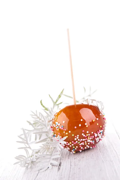 Toffee apple, caramel apples on sticks — Stock Photo, Image