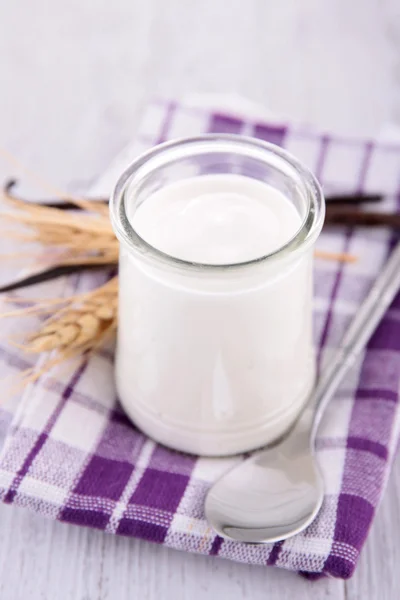 Joghurt in der Flasche — Stockfoto