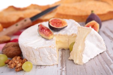 Peynirli incir ve üzüm