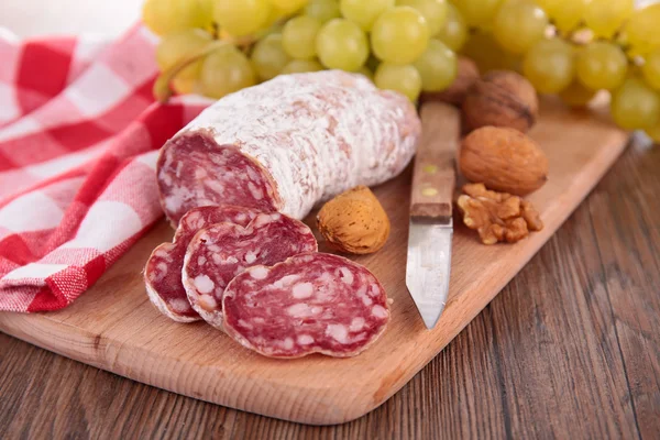 Geschnittene Salami — Stockfoto