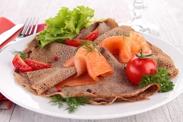 Crepe with salmon and cheese — Stock Photo, Image