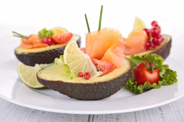 Avocado met zalm — Stockfoto