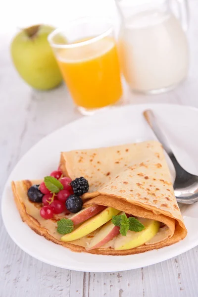 Crepe e ingredientes — Fotografia de Stock