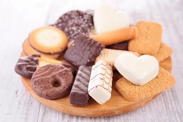 Biscuit on wooden table — Stock Photo, Image