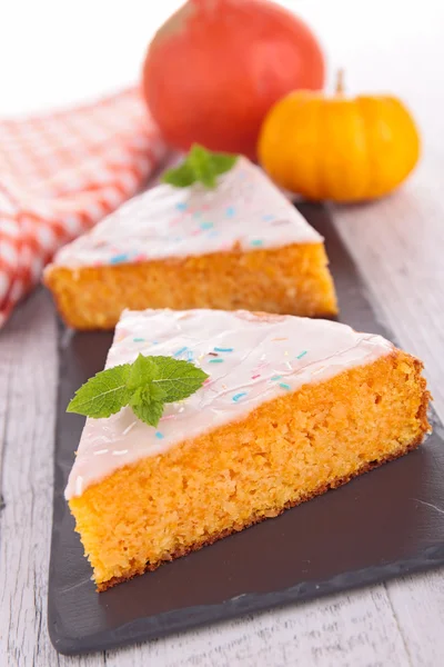 Halloween carrot cake — Stock Photo, Image