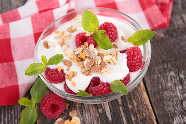 Muesli allo yogurt con lampone — Foto Stock
