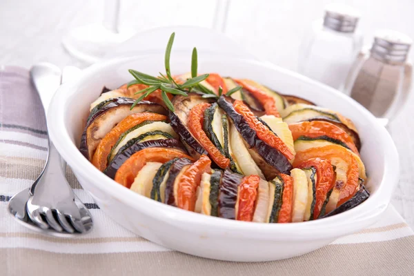 Légumes grillés sur assiette — Photo