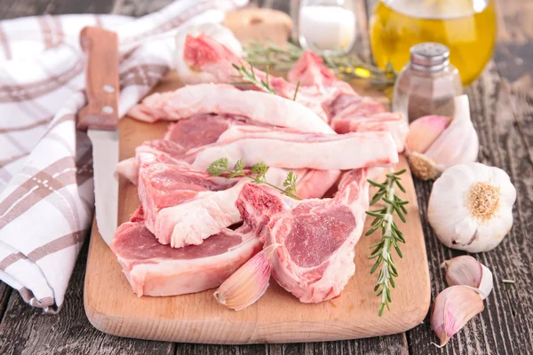 Raw lamb chop — Stock Photo, Image