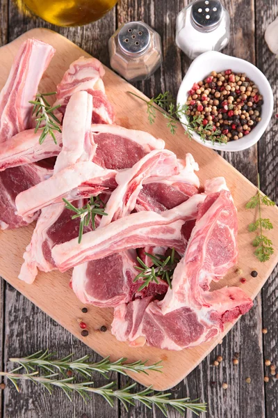 Raw lamb chop — Stock Photo, Image