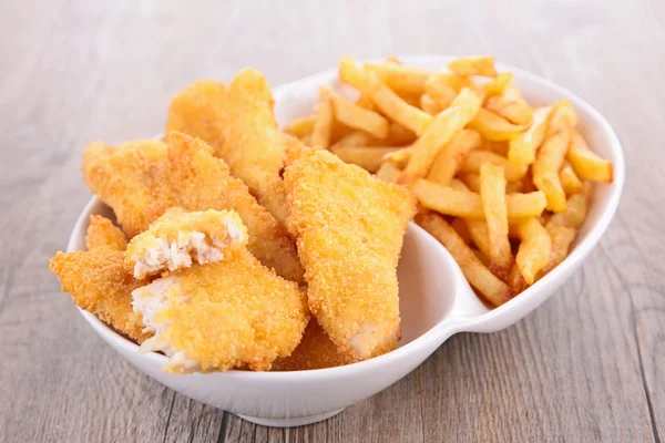 Peixe e batatas fritas — Fotografia de Stock