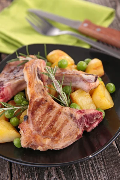 Grilled lamb chops — Stock Photo, Image