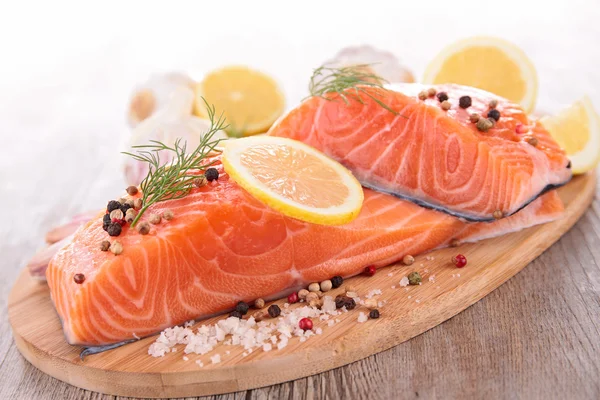 Raw salmon — Stock Photo, Image