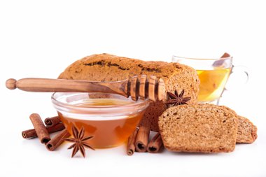 Zencefilli kurabiye ve malzemeler