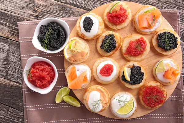 Caviar y canapés — Foto de Stock