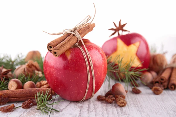 Apple and spices — Stock Photo, Image