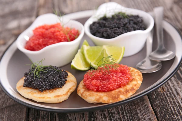 Caviar y blinis — Foto de Stock