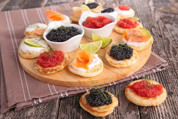 Kaviar och kanapéer — Stockfoto