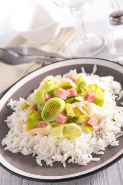 Pastırma ile pişmiş pırasa