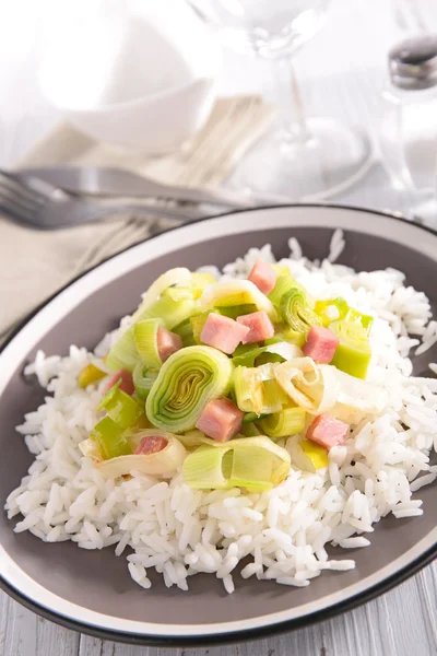 Pastırma ile pişmiş pırasa