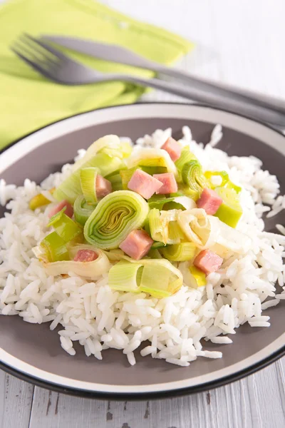 Pastırma ile pişmiş pırasa