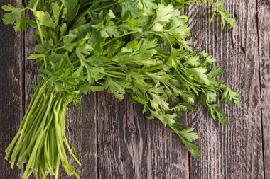 Yeşil taze maydanoz